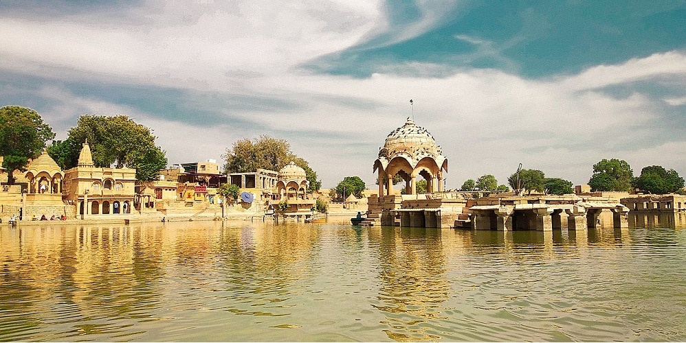 जैसलमेर में घूमने की प्रसिद्ध जगह | Top 11 Places to visit in Jaisalmer in Hindi